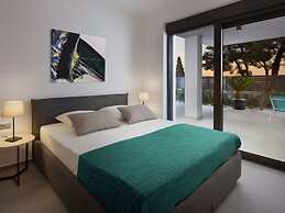 Apartment in Faana With Sea Beach