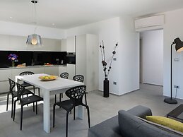 Apartment in Faana With Sea Beach