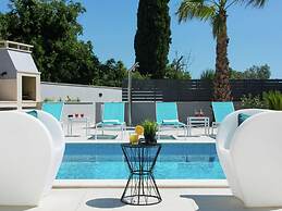 Apartment in Faana With Sea Beach