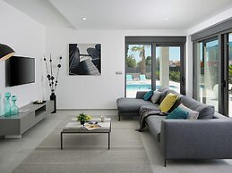 Apartment in Faana With Sea Beach