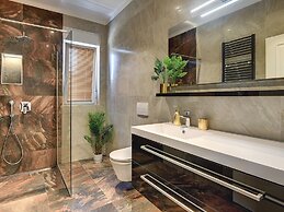 Villa With Pool in Premantura