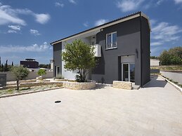 Villa With Pool in Premantura