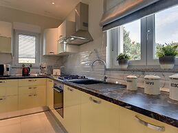 Villa With Pool in Premantura