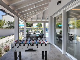 Villa With Pool in Premantura