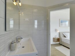 Beautiful Villa by the sea