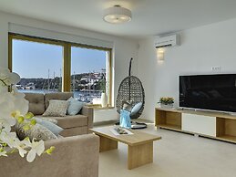 Beautiful Villa by the sea