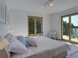 Beautiful Villa by the sea