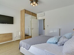 Beautiful Villa by the sea