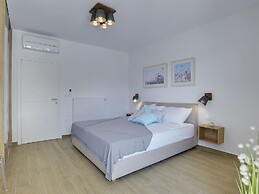 Beautiful Villa by the sea