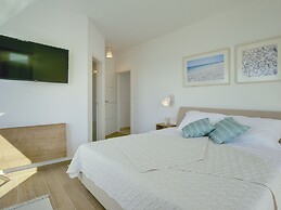 Beautiful Villa by the sea