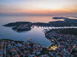 Beautiful Villa by the sea