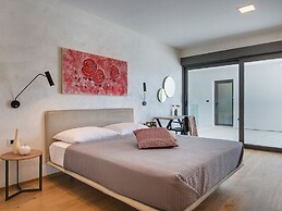 Villa in Vodnjan With Garden