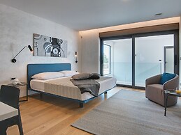 Villa in Vodnjan With Garden