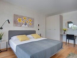 Villa in Vodnjan With Garden