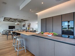 Villa in Vodnjan With Garden