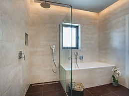 Villa in Vodnjan With Garden