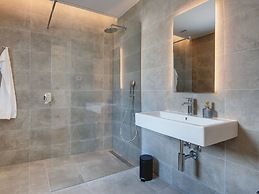 Villa in Vodnjan With Garden