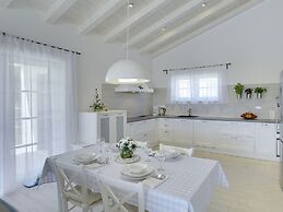 Modern Villa Histria With Pool and View