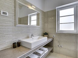 Modern Villa Histria With Pool and View