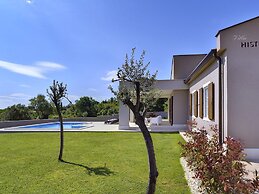 Modern Villa Histria With Pool and View