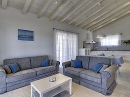 Modern Villa Histria With Pool and View