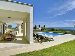 Modern Villa Histria With Pool and View