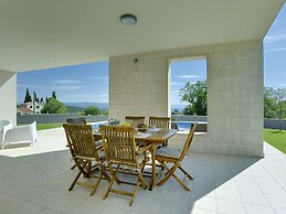 Modern Villa Histria With Pool and View