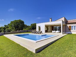 Modern Villa Histria With Pool and View