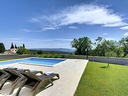 Modern Villa Histria With Pool and View