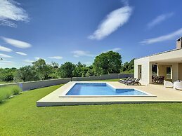 Modern Villa Histria With Pool and View