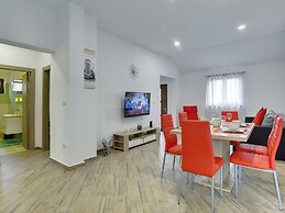 Detached Modern Villa With Pool and Fenced Yard Near the Sea