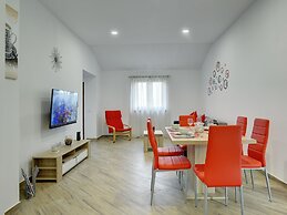 Detached Modern Villa With Pool and Fenced Yard Near the Sea