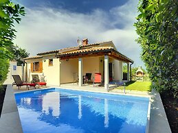 Detached Modern Villa With Pool and Fenced Yard Near the Sea