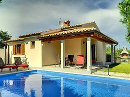 Detached Modern Villa With Pool and Fenced Yard Near the Sea