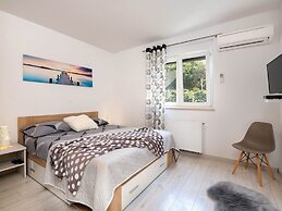 Detached Holiday Home With Swimming Pool, Near the Beach