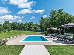 Detached Holiday Home With Swimming Pool, Near the Beach