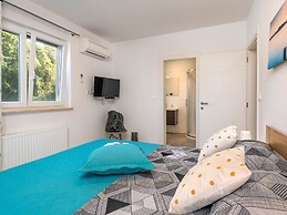 Detached Holiday Home With Swimming Pool, Near the Beach