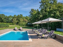 Detached Holiday Home With Swimming Pool, Near the Beach