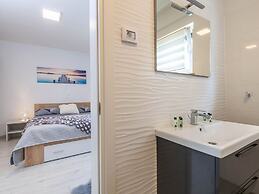 Detached Holiday Home With Swimming Pool, Near the Beach