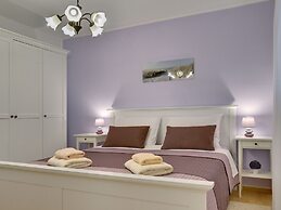 Detached House With Private Pool Near the Coast