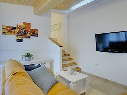 Detached House With Private Pool Near the Coast