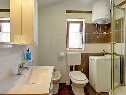 Boutique Hoilday Home With Lawn in Medulin