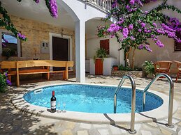 Fascinating Apartment in Medulin near Beach