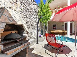 Fascinating Apartment in Medulin near Beach