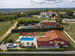 Detached Villa With Pool and Large Garden in Quiet Area Near the Sea