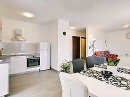 Detached Villa With Pool and Large Garden in Quiet Area Near the Sea