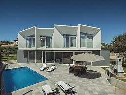 Majestic Villa With Private Pool