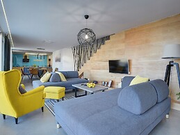 Majestic Villa With Private Pool