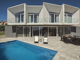 Majestic Villa With Private Pool