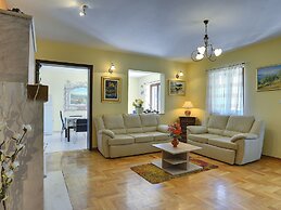 Holiday Home in Medulin With Pool